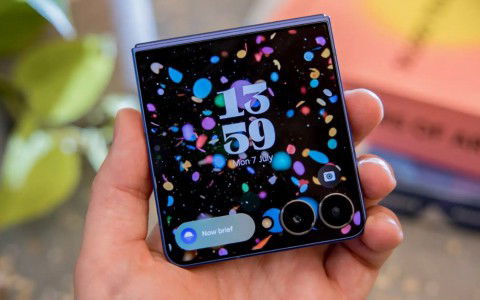 Cách sử dụng Now Bar, Now Brief trên màn hình ngoài Galaxy Z Flip 7