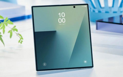 Bộ hình nền Galaxy Z Fold 7 và Z Flip 7 cực kỳ độc đáo, tải xuống ngay!