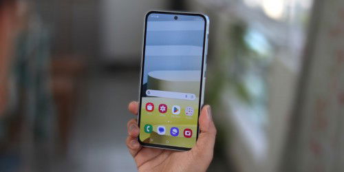 Galaxy A56 sánh ngang Galaxy S25 Ultra về dung lượng pin và tốc độ sạc