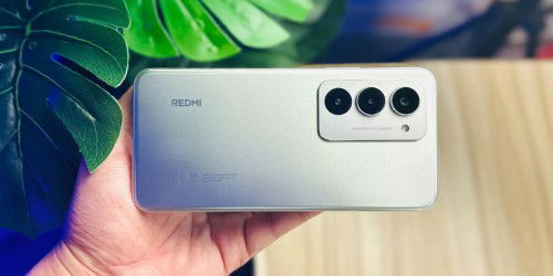 Trên tay Xiaomi Redmi 15: Màn hình 144Hz, pin khủng 7.000 mAh và camera 50MP