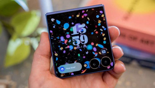 Cách sử dụng Now Bar, Now Brief trên màn hình ngoài Galaxy Z Flip 7