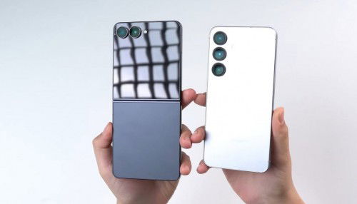 Điện thoại nắp gập và điện thoại nhỏ gọn: Nên chọn cái nào?