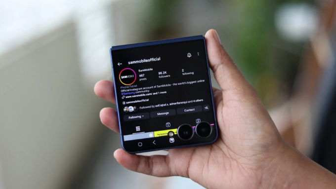 Ứng dụng thông minh hơn trên màn hình phụ Galaxy Z Flip 7