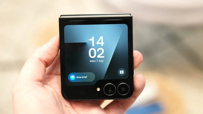 Samsung Galaxy Z Flip 7 FE 