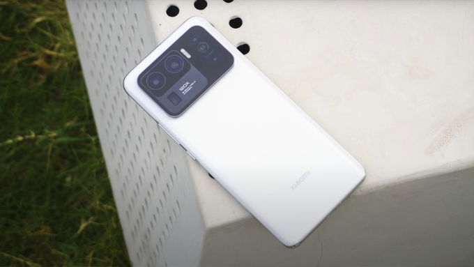 Xiaomi đang phát triển mẫu flagship trang bị 2 màn hình mang tên Xiaomi 16 Ultra