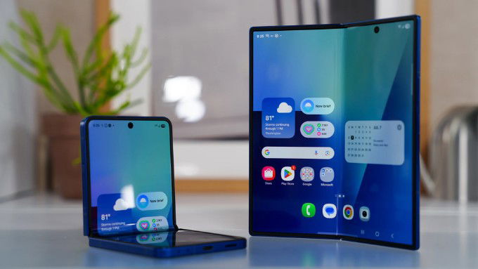Galaxy Z Flip 7 có pin 4.300mAh chỉ kém 100mAh so với Galaxy Z Fold 7