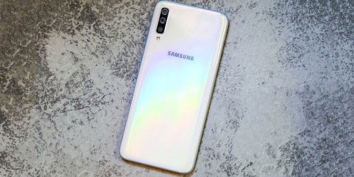 Trên tay Galaxy A70: Điện thoại giá rẻ mới nhất của Samsung