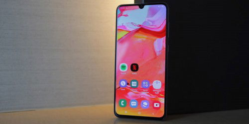 Galaxy A70 ra mắt tại Việt Nam, giá chỉ 9,29 triệu đồng