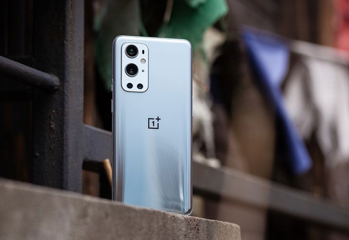 OnePlus 9 Pro đã bị nóng lên thấy rõ khi sử dụng ứng dụng camera, sạc pin