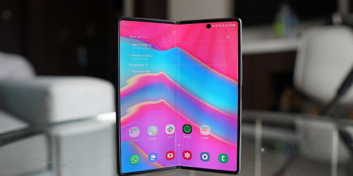 Galaxy Z Fold 3 có màn hình phụ nhỏ hơn nhưng Galaxy Z Flip 3 lại có màn hình phụ lớn hơn so với thế hệ trước