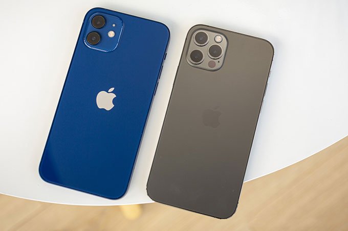 So sánh chi tiết iPhone 11 Pro và iPhone 12 kiểu dáng thiết kế