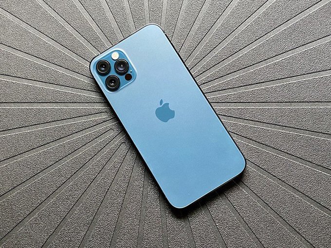 Tổng hợp những lần iPhone và flagship Samsung giống nhau về màu sắc xanh lá mạ