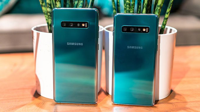 Tổng hợp những lần iPhone và flagship Samsung giống nhau về màu sắc xanh lá