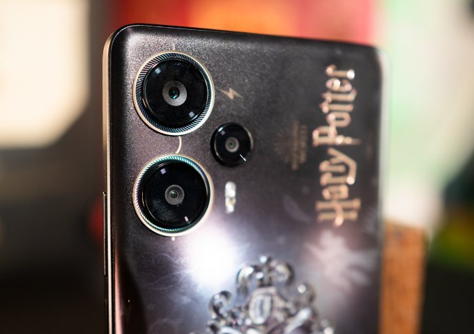 Xiaomi Redmi Note 12 Turbo Harry Potter 256GB có cụm camera chụp hình ấn tượng