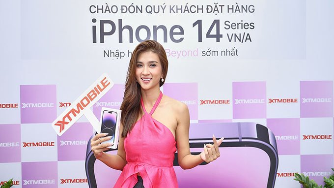Diễn viên Kim Tuyến mua iPhone tại XTmobile