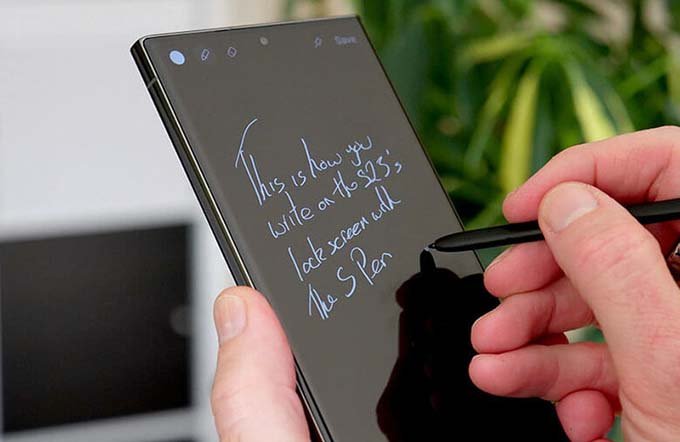 Sử dụng bút S Pen để tạo ghi chú trên màn hình tắt Galaxy S23
