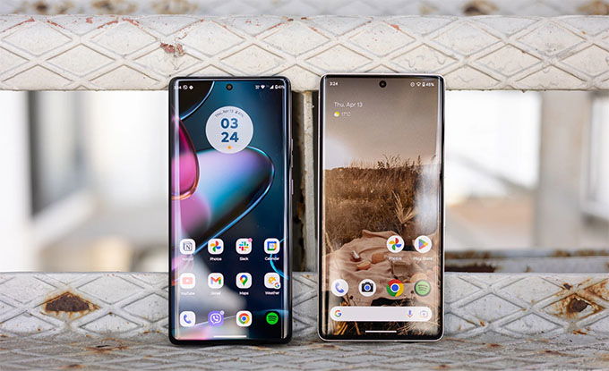 Google Pixel 7 Pro và Motorola Edge 40 Pro đều có màn hình OLED 6,7 inch