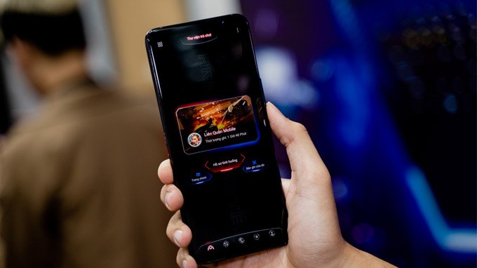 Asus ROG Phone 7 Ultimate (16GB|512GB) hiển thị sắc nét