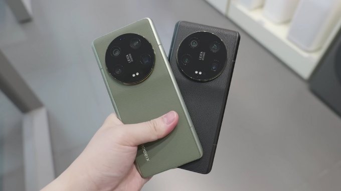 Xiaomi 13 Ultra nổi bật với ngoại hình cực kỳ sang trọng và cụm camera khủng