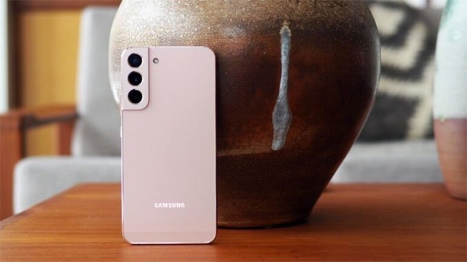 Samsung Galaxy S22 Plus 256GB cũ 99% giá rẻ có thiết kế trông gọn gàng hơn