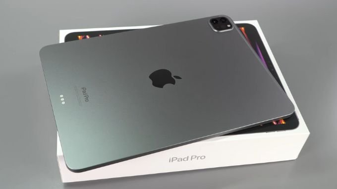 iPad Pro 2022 M2 12.9inch 512GB Wifi Quốc Tế sở hữu thiết kế đặc trưng