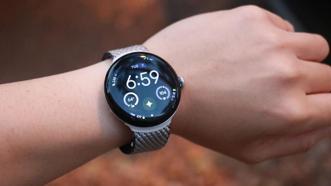Nếu đang dùng điện thoại Android, Google Pixel Watch 4 chắc chắn là lựa chọn hợp lý hơn