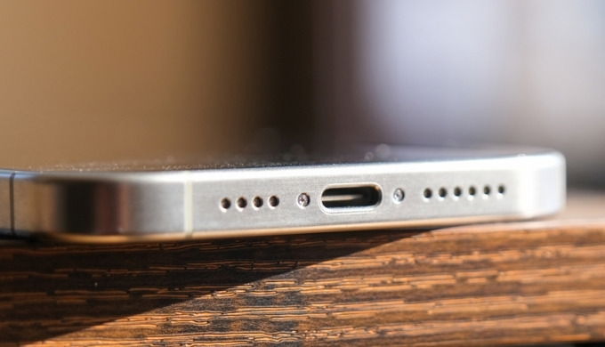 Apple chính thức áp dụng cổng USB-C cho iPhone từ tháng 9/2023
