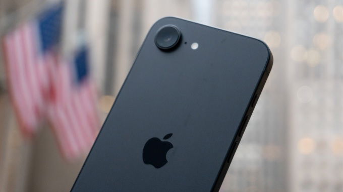 iPhone 16e