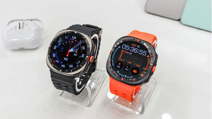 Nếu bạn đang sở hữu Galaxy Watch Ultra 2024, việc nâng cấp lên 2025 chỉ thực sự đáng cân nhắc nếu bạn cần bộ nhớ trong lớn hơn hoặc yêu thích màu Xanh Titan mới