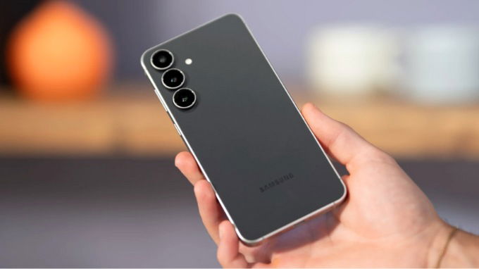 Samsung Galaxy S25 FE sở hữu ngoại hình gần như tương đồng với Galaxy S25 Plus