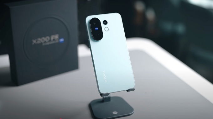 Vivo X200 FE đem đến hiệu năng mạnh mẽ dù nhỏ gọn