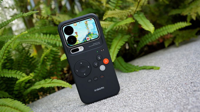 Xiaomi còn sản xuất ốp lưng chơi game dành riêng cho mẫu điện thoại này