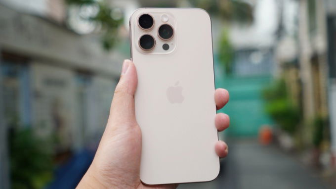 Kích thước iPhone 16 Pro Max là bao nhiêu?