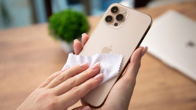 Lưu ý khi sử dụng iPhone 12 Pro Max trong môi trường ẩm ướt