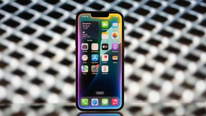 iPhone 16e