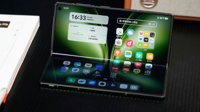 Màn hình của Vivo X Fold 5