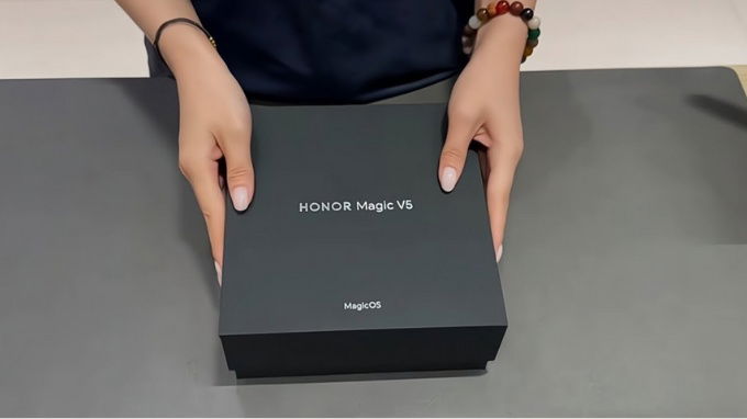 Hộp đựng Honor Magic V5