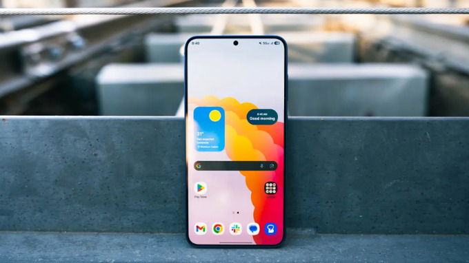 Màn hình Dynamic LTPO AMOLED 2X 6.2 inch là một điểm nổi bật nhất của máy