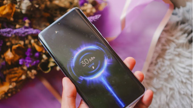 Pin và sạc nhanh: Ai dẫn đầu?