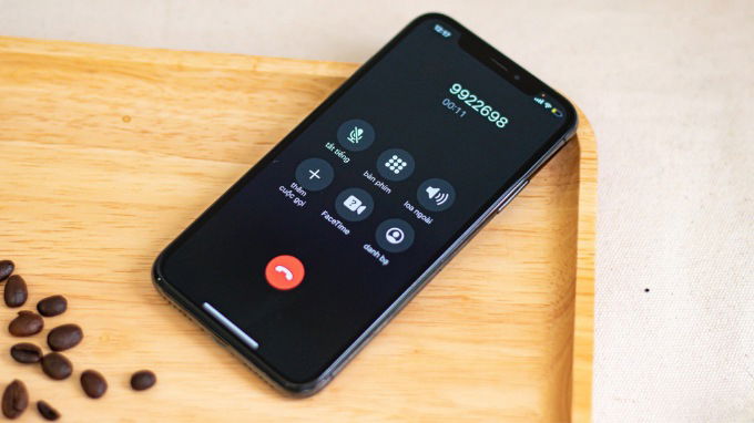 Tại sao iPhone tự gọi điện thoại cho người khác?