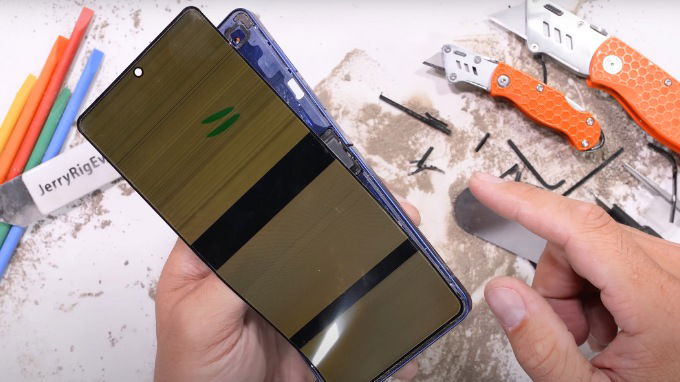 Tháo rời màn hình chính Galaxy Z Flip 7