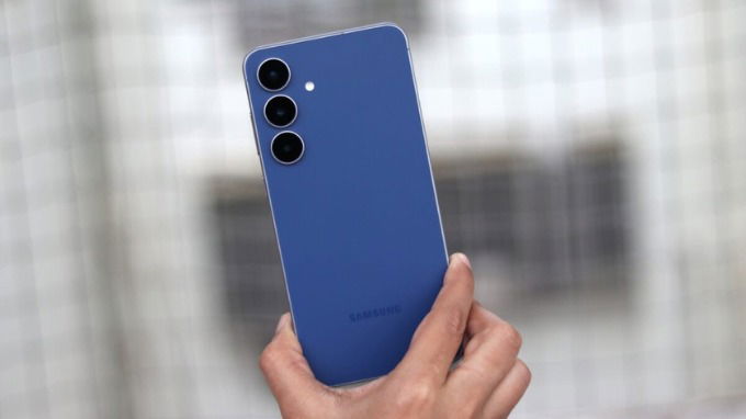 Galaxy S25 FE lại tập trung vào độ bền