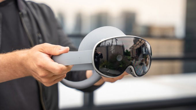 Thiết kế của Galaxy XR mang nhiều nét tương đồng với Apple Vision Pro