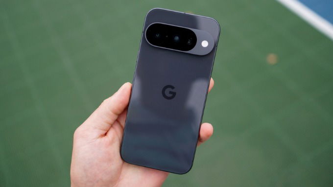 Pixel 10 sở hữu thiết kế đặc trưng của dòng Pixel với khung nhôm và mặt lưng kính,