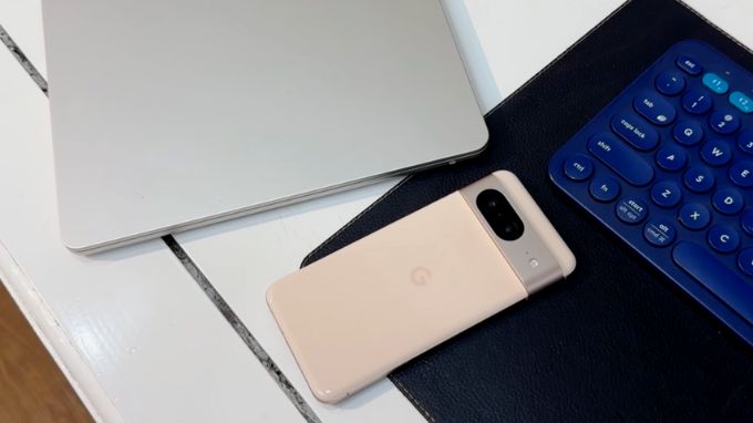 Thiết kế Google Pixel 8