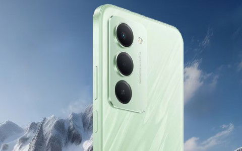 Xiaomi Redmi 15 ra mắt: Màn hình 144Hz, pin 7.000mAh, camera 50MP