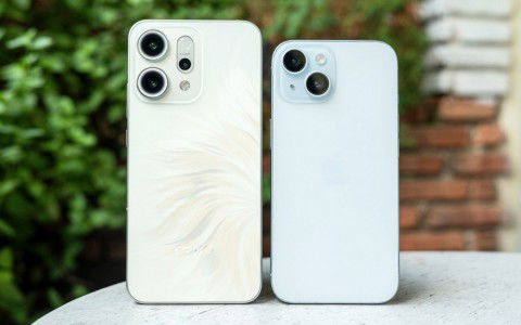 So sánh OPPO Reno 14 5G và iPhone 15: Có nên chọn flagship tầm trung?