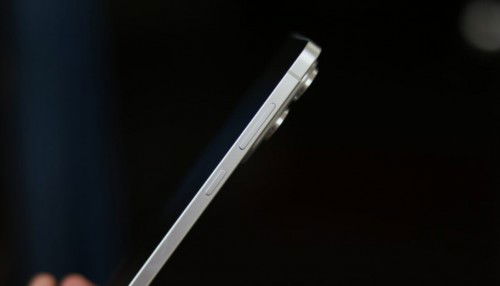 Galaxy S26 Edge lộ hình ảnh với độ mỏng ấn tượng!