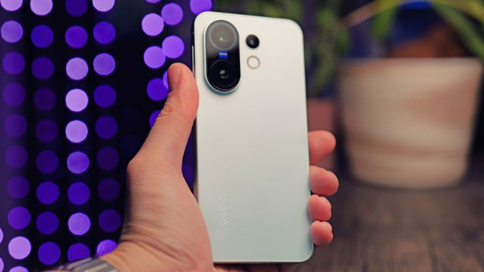 Vivo X200 FE