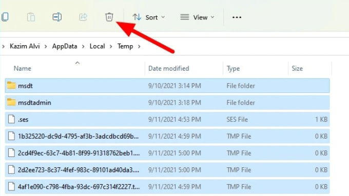 Xóa tệp tạm thời bằng File Explorer